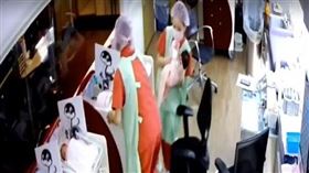 婦產科遇6.4強震！護理師挺身先護新生兒　寶寶火速被「打包」畫面曝。愛麗生婦產科診所提供