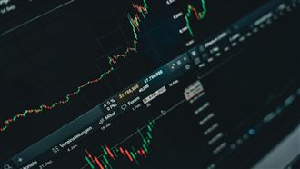 台股小漲144點　記憶體回神軍工回檔！