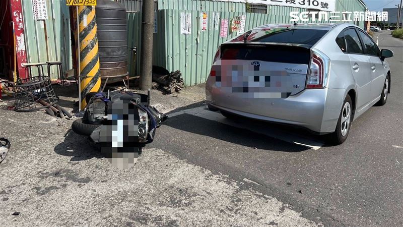 屏東縣萬丹鄉昨天(11日)發生死亡車禍。(圖/翻攝畫面)