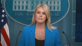 ▲李威特在白宮例行記者會上嗆記者問蠢問題。（圖／翻攝自白宮Youtube頻道）
