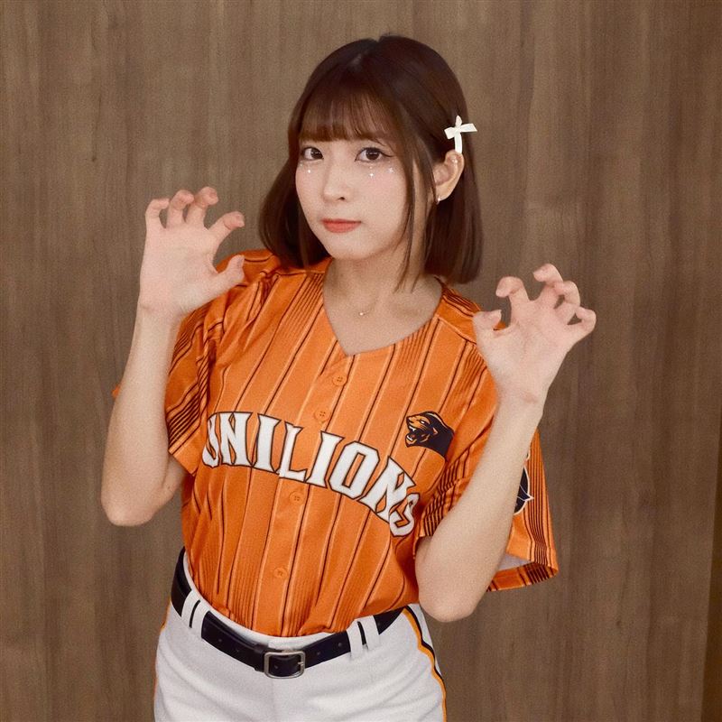 瑟七外型甜美。（圖／翻攝自臉書）