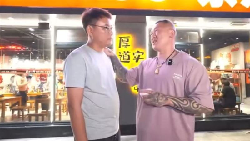 爆討合照粉絲全是演員　館長氣炸回應