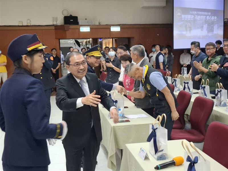 新北市長侯友宜勉勵警察同仁
