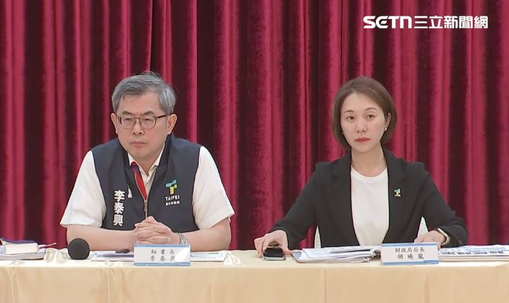 胡曉嵐(右)則表示,若訴願結果不利,不排出提出行政訴訟;李泰興(左)則擔心中央會因地方執政顏色不同而「藍綠有別」