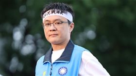 ▲遭指出不是國民黨北市黨部發言人，但截至4月26日止，林岳龍仍發出身穿「黨部發言人」背心的照片（圖／翻攝自林岳龍臉書）