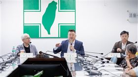 民進黨中央黨部今（12）日舉辦「強化國家安全法治意識」教育訓練，邀請亞太和平研究基金會執行長董立文授課。（圖／民進黨提供)