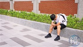 不少竹科子女在升學主義掛帥下，承受巨大壓力。許多菁英父母開始思考，比起成功，孩子的快樂更重要。（圖／鏡週刊）
