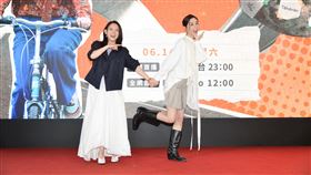 曾寶儀邀來謝盈萱（右）助陣。（圖／三立提供）
