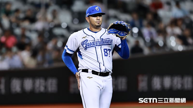 富邦悍將後援投手富藍戈下二軍。(圖/記者劉彥池攝影)