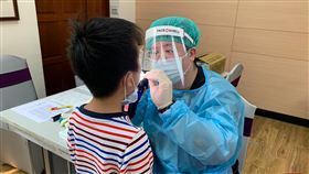 北市聯醫供6至12歲學童免費塗氟台北市立聯合醫院考量蛀牙是學童罹患率最高的口腔疾病，加上寒假期間容易接觸甜食，即日起至2月2日的平日提供6至12歲學童免費牙齒塗氟服務，盼減少發生蛀牙機會。（台北市立聯合醫院提供）中央社記者陳昱婷傳真  113年1月24日