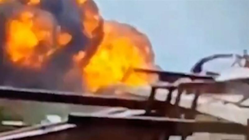 印媒：空難尋獲一倖存者　驚喊周圍都屍體