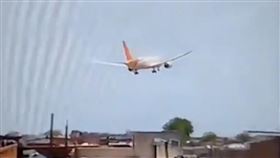 印度航空墜機（圖／AP／Viral Press 授權）