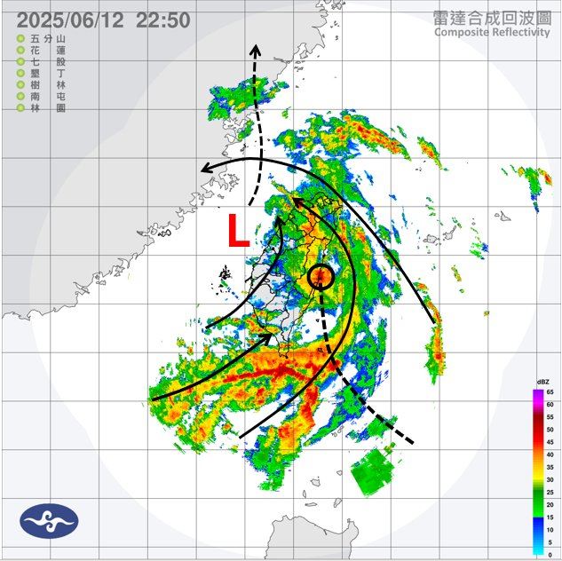 吳聖宇表示,TD-02似乎被海岸山脈地形阻擋,進不去陸地。(圖/翻攝自中央氣象署)