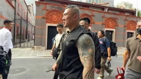 館長答應停止拍攝。（圖／翻攝自Youtube）