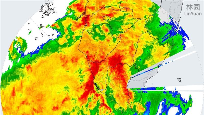 高雄、台南暴雨狂炸!南部人:根本颱風天