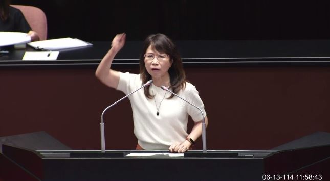 陳昭姿怒喊有本事就把立法院廢掉。(圖/翻攝畫面)