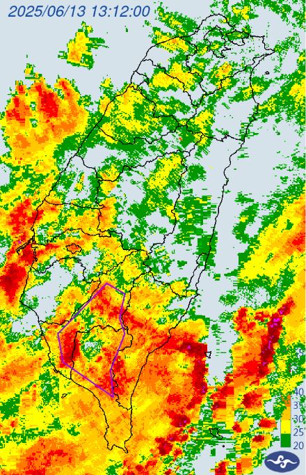 中央氣象署針對「高雄市、屏東縣」發布大雷雨即時訊息。(圖/翻攝自中央氣象署)