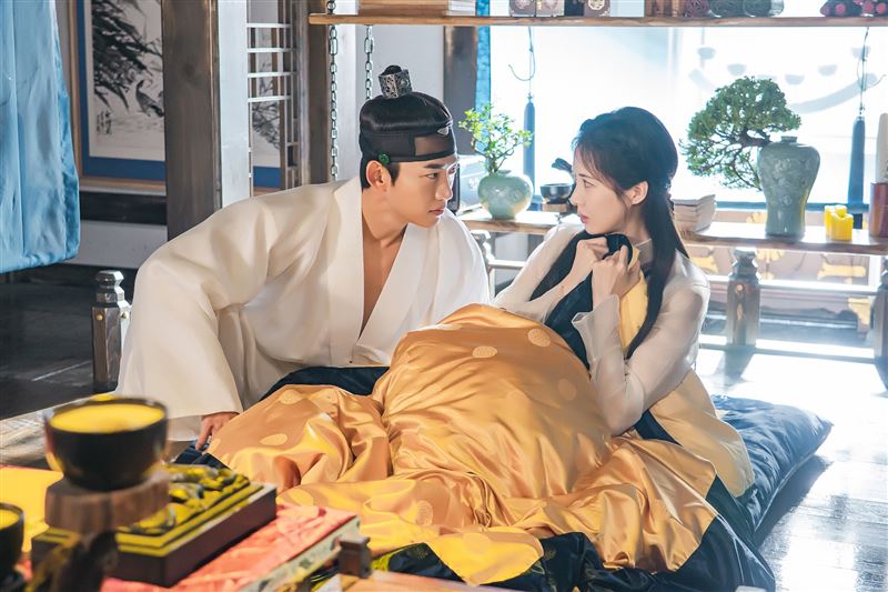 《我奪走了公爵的初夜》徐玄、玉澤演陰錯陽差共度春宵。(圖/friDay影音提供提供)