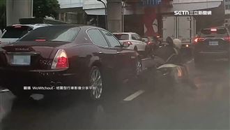 天雨路滑！機車自摔撞海神　維修恐破50萬