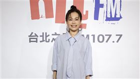 雙語金曲歌后彭佳慧完美回歸，新輯《完整的大人》驚艷歌壇。（圖／Hit Fm聯播網提供）