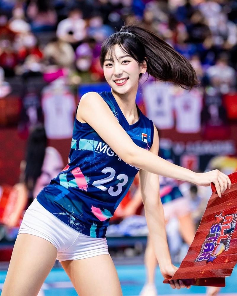 韓職啦啦隊女神「最美隊長」睦那京。(圖/翻攝自neck_na_a IG)