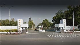 高雄左營區陸軍第八軍團所屬四支部長風營區，昨（13）日晚間傳出火警。（圖／翻攝自Google Maps）