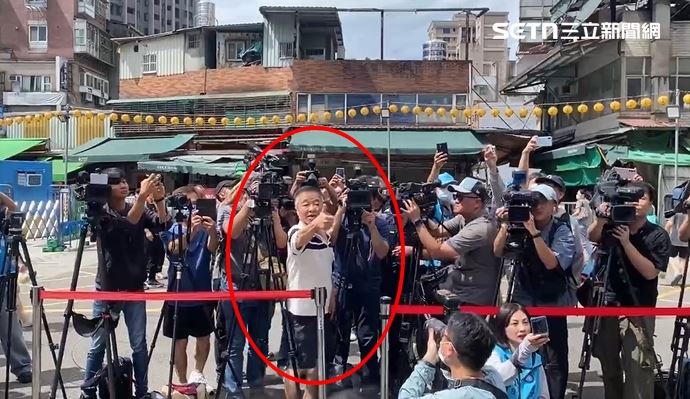 民眾嗆蔣萬安，大罷免大成功。（圖／翻攝畫面）