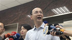 ▲朱立倫「反惡罷、戰獨裁」新北市淡水場政策說明會受訪。（圖／記者蘇晏男攝影）