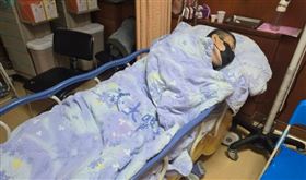 ▲涉貪前警政監林明佐保外就醫不到8小時，病情惡化進入急診室。（家屬提供）