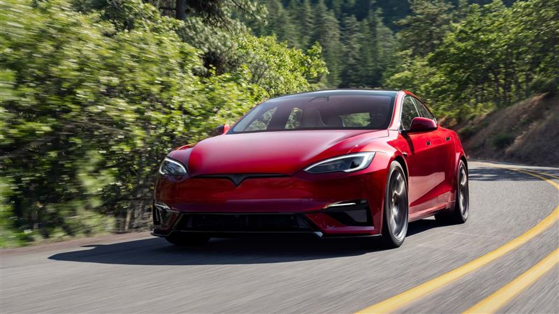 特斯拉旗艦車Model S。(翻攝TESLA官網)