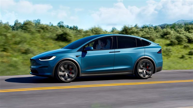 Model S Plaid提升至 590公里。(翻攝TESLA官網)