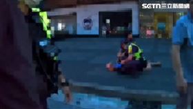 ▲北市盧男酒後拍打計程車，與黃姓司機父子爆發口角。（圖／翻攝畫面）