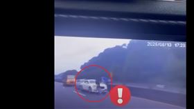 新竹,關西,國道3,賓利,肇事,護欄。（圖／翻攝記者爆料網）