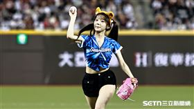 ▲中職36年例行賽，Fubon Angels韓籍隊員李珠珢開球。（圖／記者劉彥池攝影）