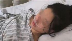 女子全身都是刀傷，在醫院住了一段時間，目前還沒完全恢復。（圖／翻攝微博）