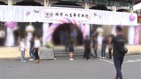 師生手拿氣球送別　女童「人生畢典」惹鼻酸