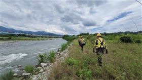 台中,東勢大橋,墜河,機車。（圖／翻攝畫面）
