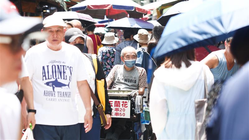 北市包辦上午高溫前3名　士林區飆37.4度