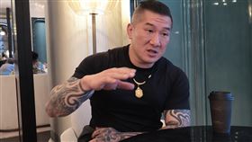 網紅「館長」陳之漢上海受訪（1）網紅「館長」陳之漢將在15日結束訪滬6天5夜行程返台。對於「貶台捧中」批評，他強調，從來沒有貶低台灣、沒有說台灣不好，到訪上海是有自省機會。中央社記者李雅雯上海攝  114年6月15日