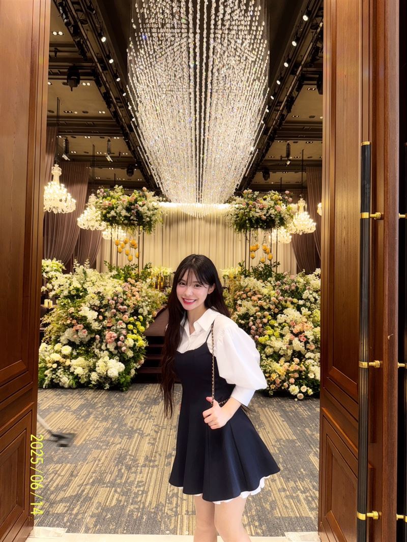 李多慧參加姐姐婚禮。(圖/經紀人提供)