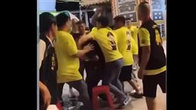 新北,三峽,廟會,偷拍,黑衣男。（圖／翻攝畫面）