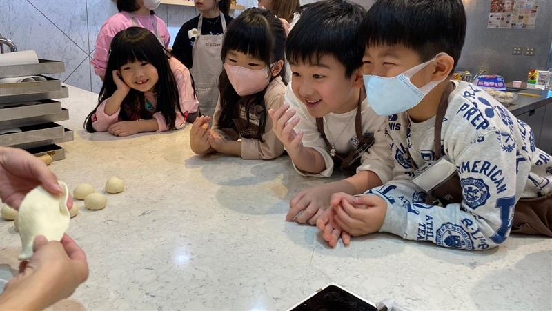 不只會做菜！料理夏令營　教孩子動手動腦