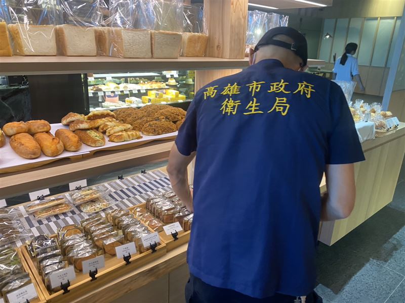 烘焙業者表示已改進標籤機錯誤缺失。(圖/衛生局提供)