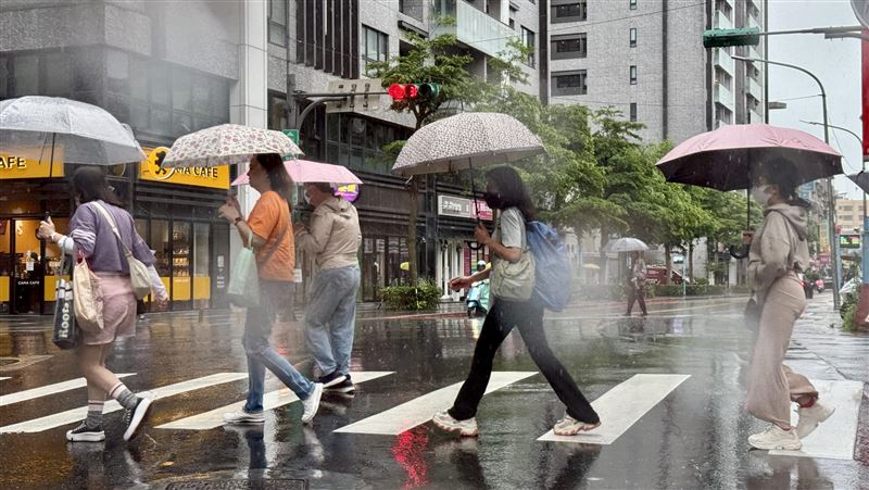 新／4縣市大雨特報　大雷雨襲這幾處1小時
