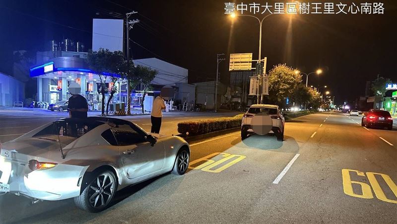 19歲男大生突「鬼切」　敞篷跑車慘遭夾擊