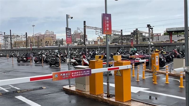 彰火車站停車「半小時5元」　佛心價沒了