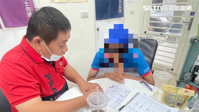遭父軟禁10多年 台中21歲男無戶口如幽靈。(圖/翻攝畫面)
