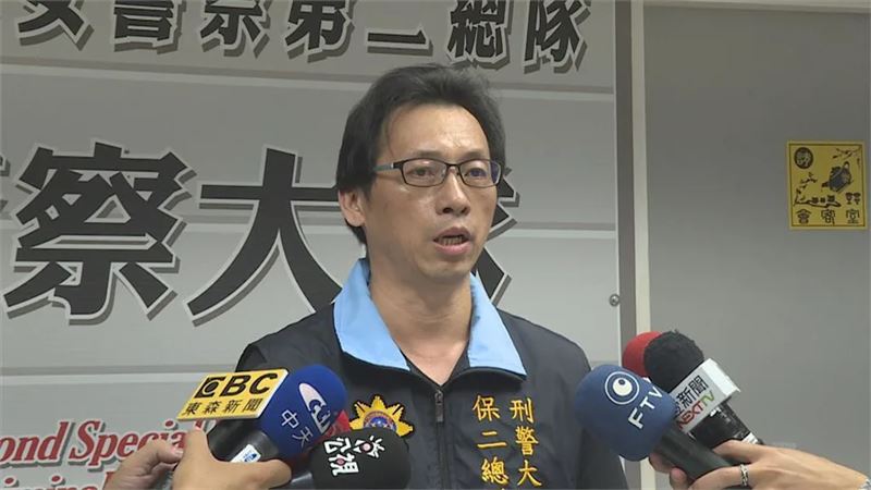 戴朝東在保二任內破獲多起案件,常在鏡頭前露臉。(圖/翻攝畫面)