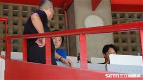 ▲富邦悍將副領隊林威助，新人測試會到場觀察。（圖／記者張沛嘉攝影）