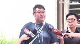 ▲四叉貓回憶當初為了反紅媒陪館長淋雨，怒問館長要不要道歉。（圖／翻攝畫面）